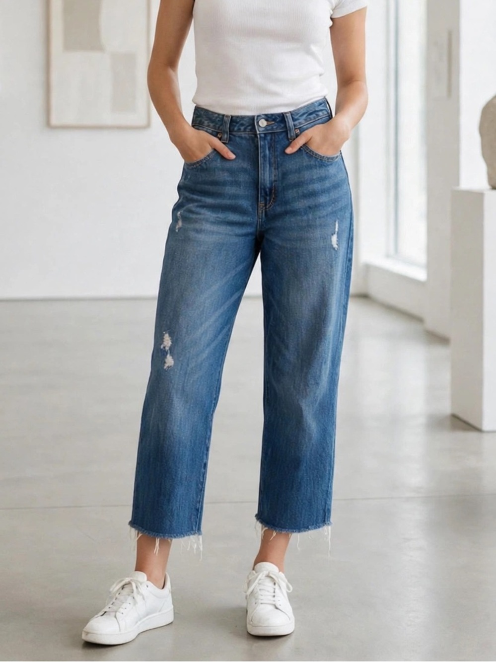 Tommy Hilfiger Wide Leg Jeans 10 Cropped Distressed Raw Hem Crest Pocket